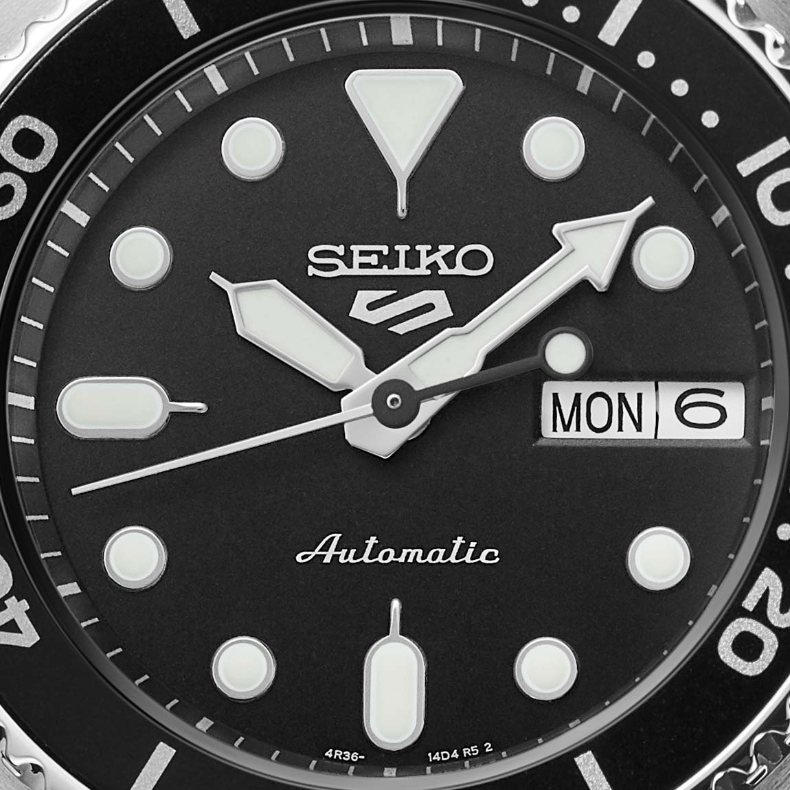 Engager til eksil svovl Seiko 5 Sports SKX 'Midi' Black | Seiko Boutique | The Official UK Online  Store