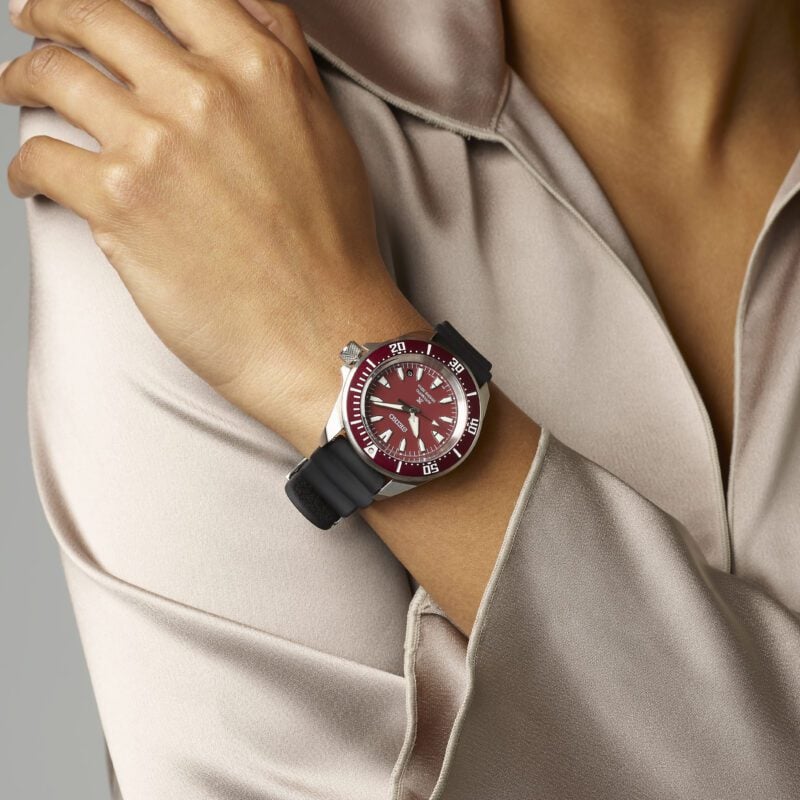 Prospex 4R Red Diver's watch Seiko Boutique The Official UK